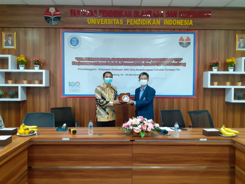 Penandatangan Naskah Kerjasama Antara IKOR FPOK dengan Sekolah Farmasi ITB