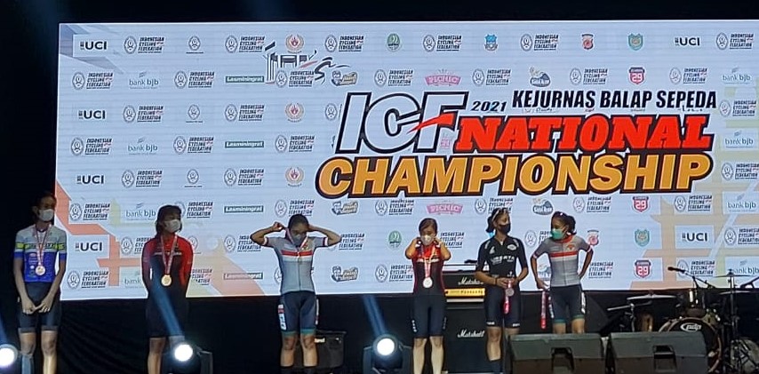 Mahasiswa IKOR  Angkatan 2018, Gita Widia mendapatkan 2 medali emas dan 1 perak pada Kejuaraan Nasional Cabang Olahraga Bersepeda