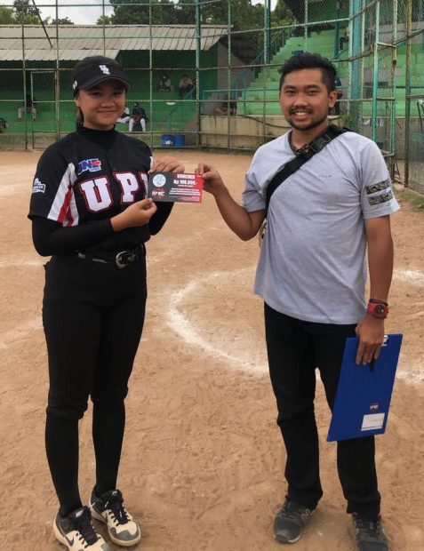 Penghargaan Mahasiswa: Most valuable player, (MVP)  pada game di pertandingan Redfox cup antar Perguruan tinggi Jawa Barat