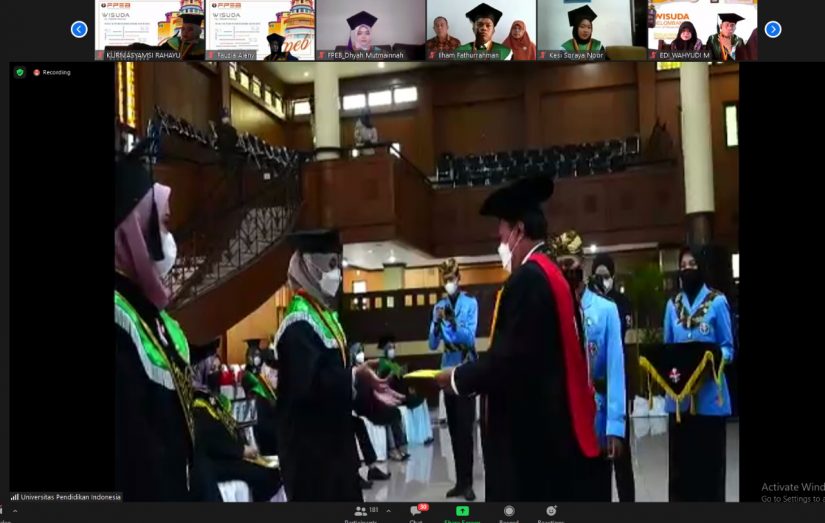 Selamat dan Sukses Kepada Wisudawati “DINDA KHOERUNNISA” Dari Prodi Ilmu Keolahragaan sebagai Wisudawan/i Terbaik Jenjang Sarjana S1Tingkat Universitas Gelombang 1 tahun 2022